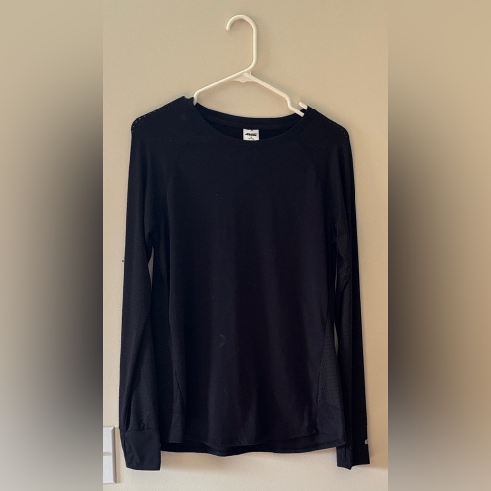 Avia Black Breathable Long Sleeve Gorpcore Athletic Shirt Men’s Size M Medium
